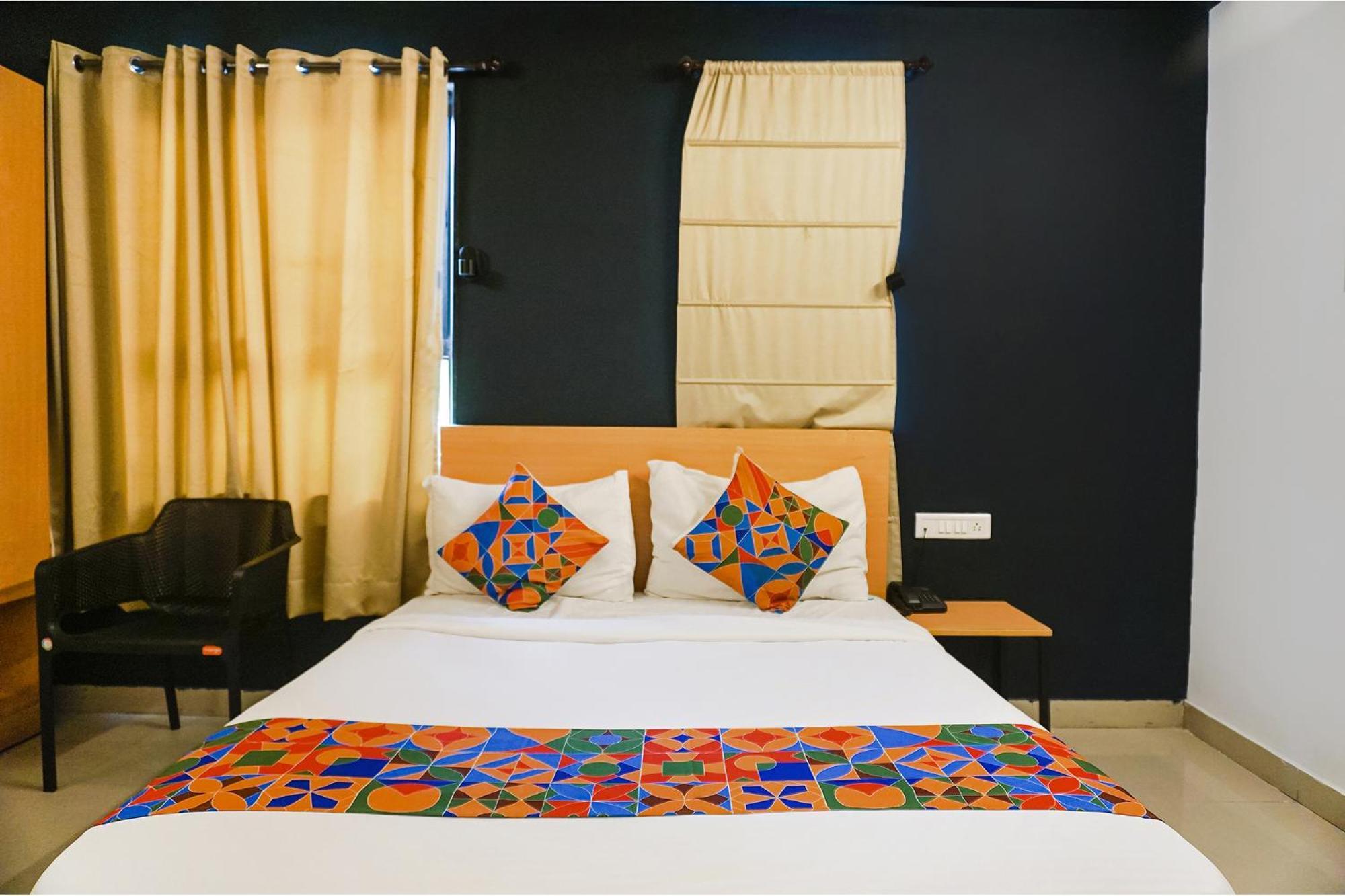 Fabhotel Aura Homes - Nr Khandoba Mandir Pimpri-Chinchwad Экстерьер фото